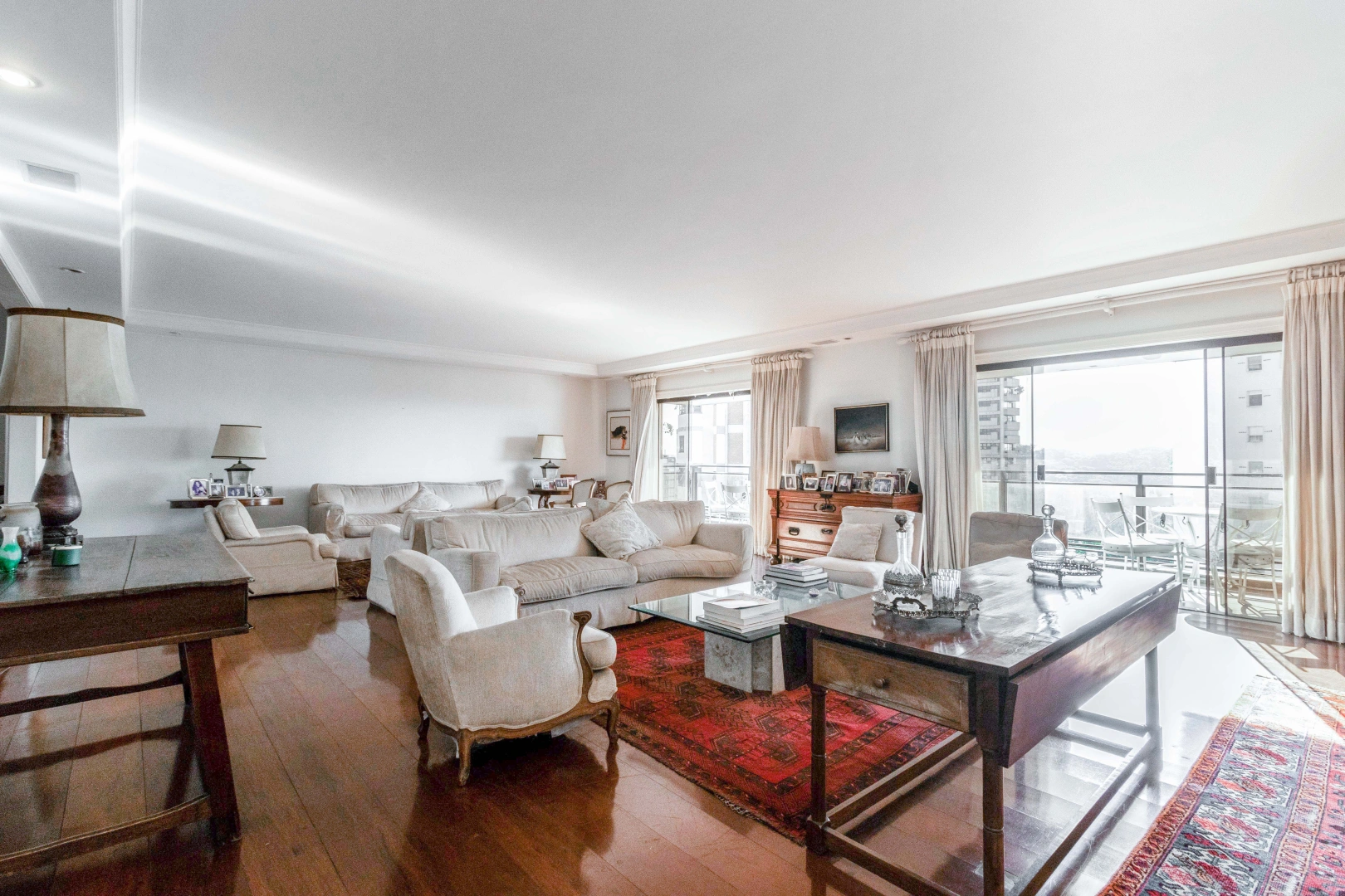 Apartamento com vista para a Praça Visconde de Cunha Bueno - Imagem 1