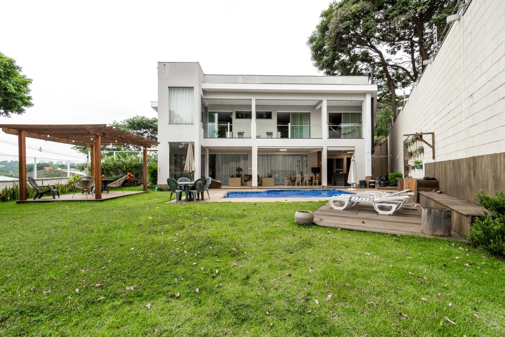 Casa recém reformada, em bairro privilegiado - Imagem 3