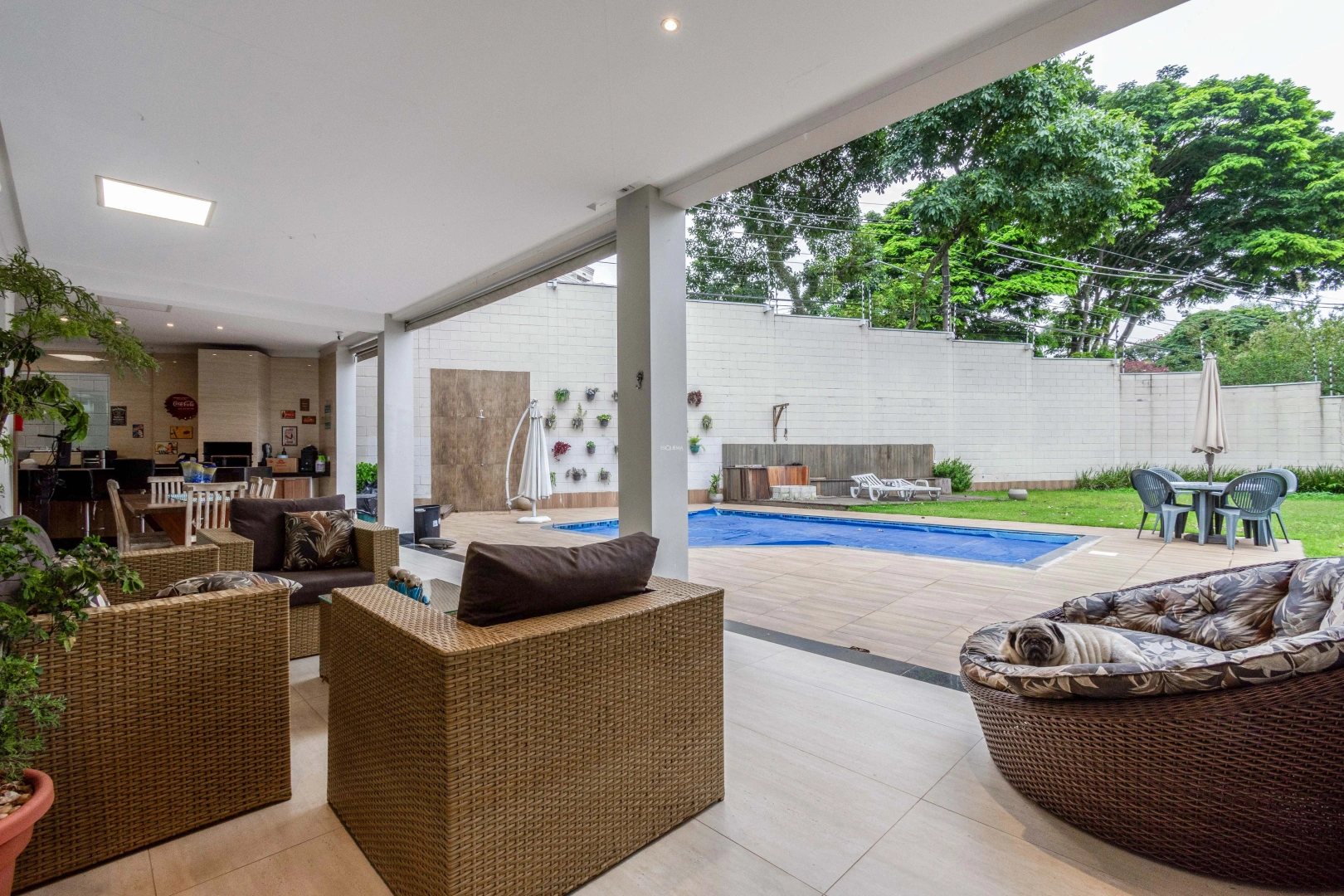Casa recém reformada, em bairro privilegiado - Imagem 5