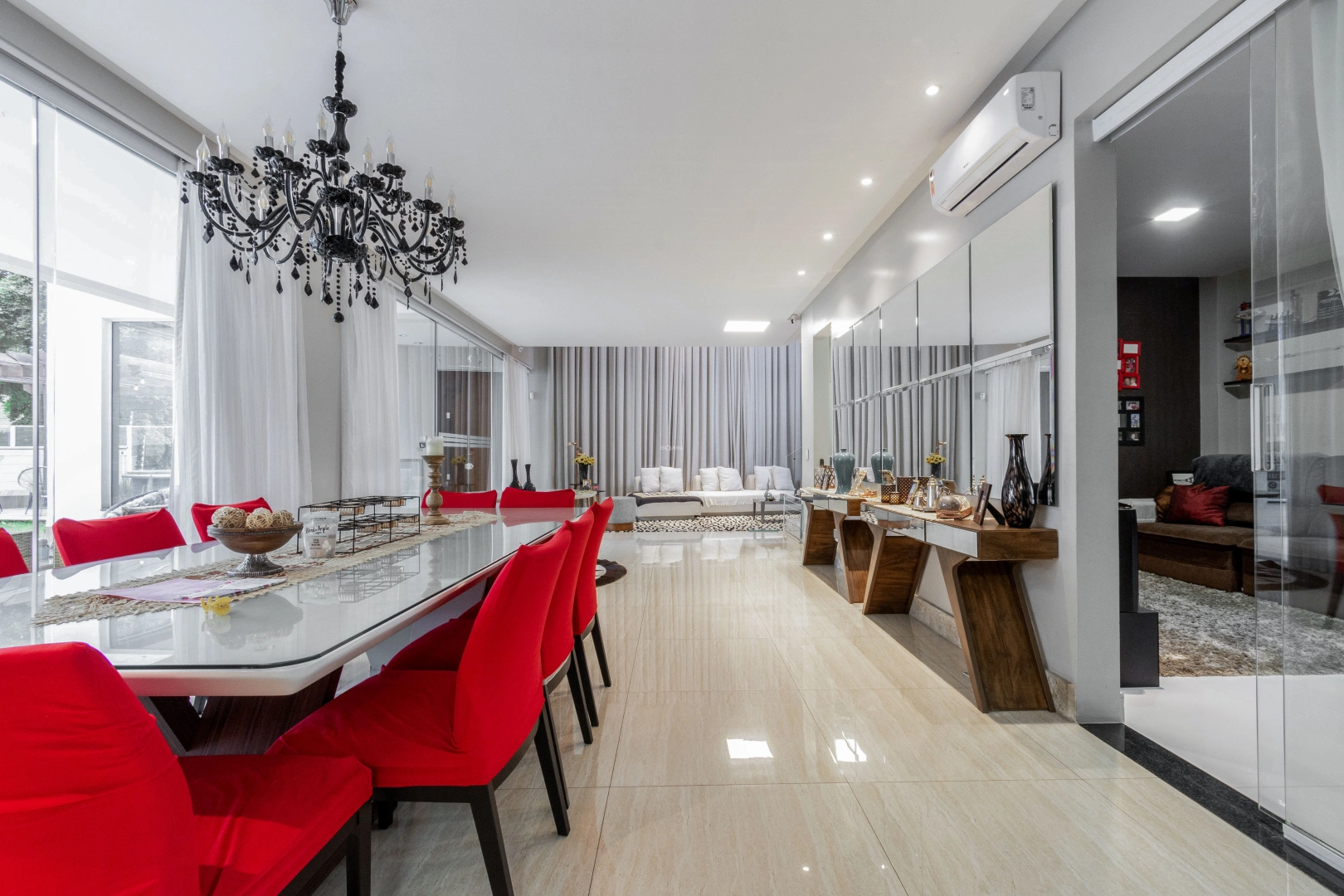 Casa recém reformada, em bairro privilegiado - Imagem 8