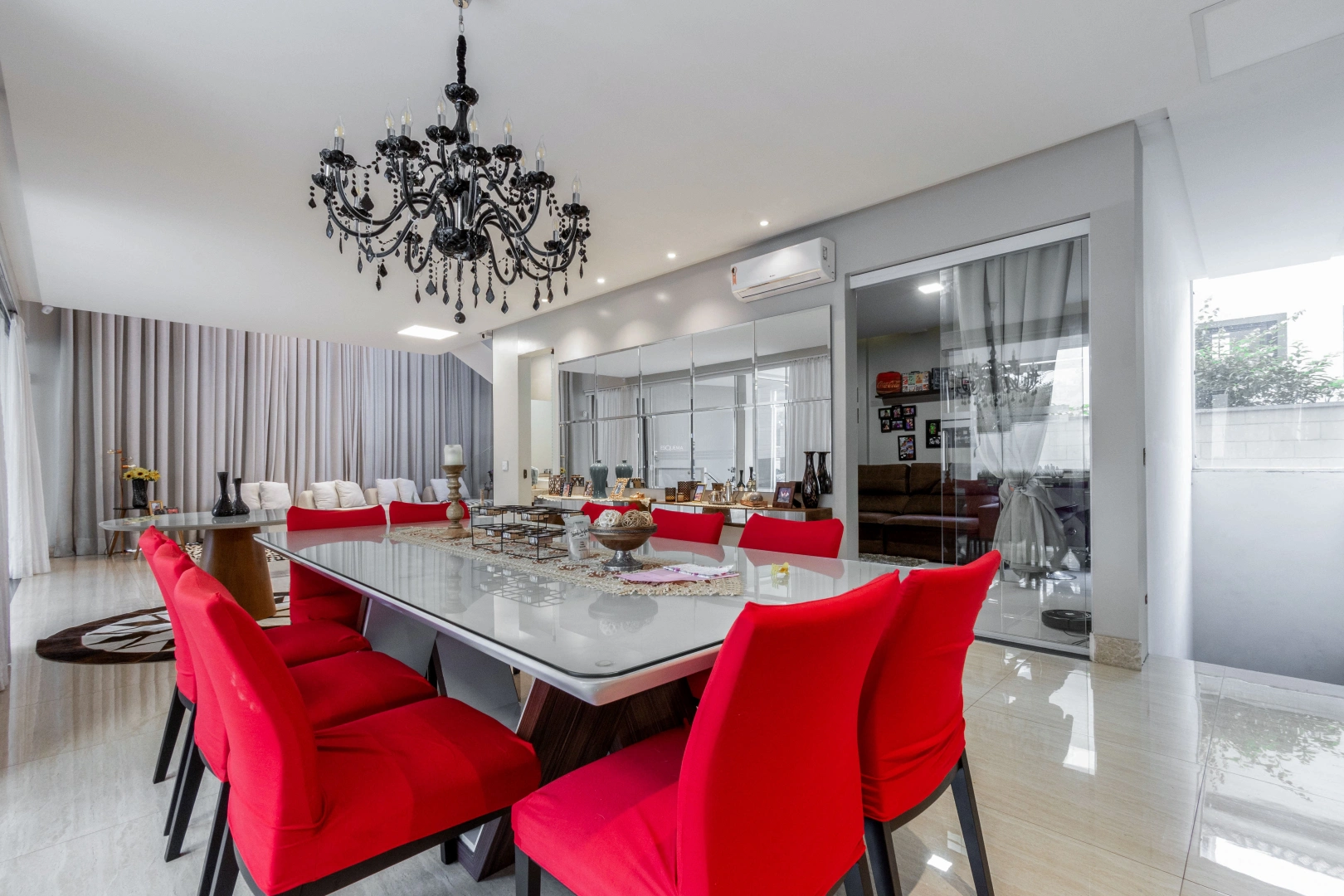 Casa recém reformada, em bairro privilegiado - Imagem 9