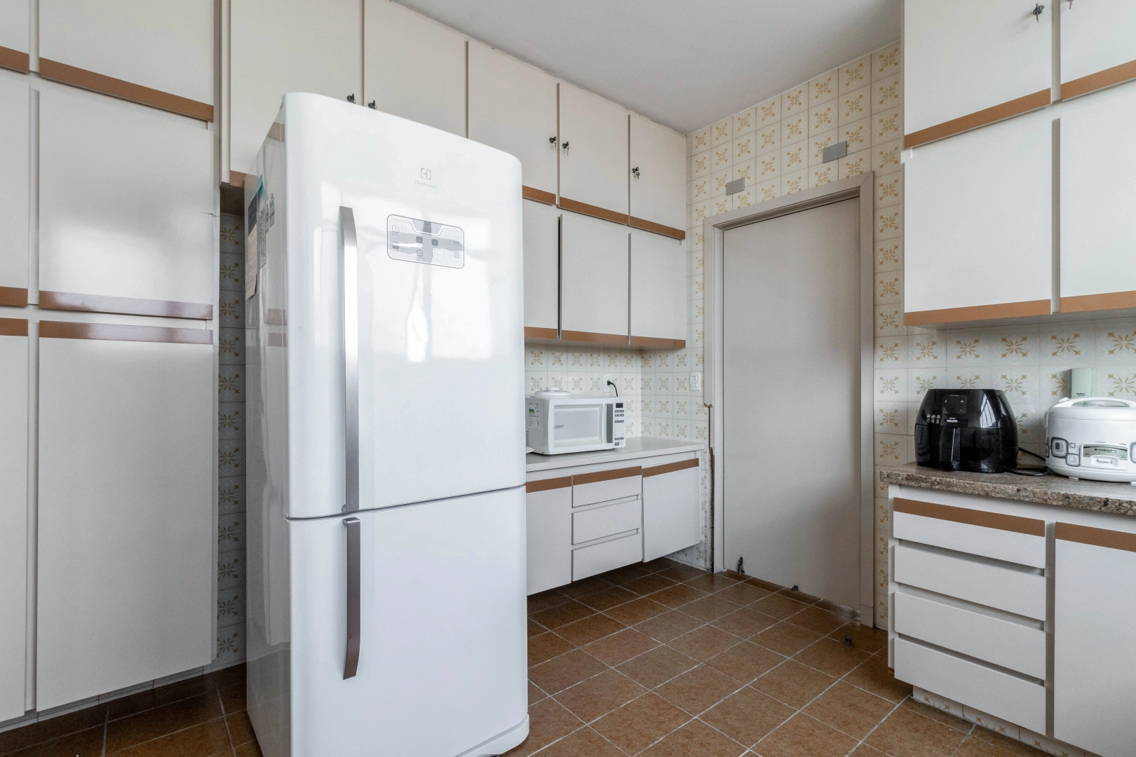 Apartamento com varanda espaçosa - Imagem 7