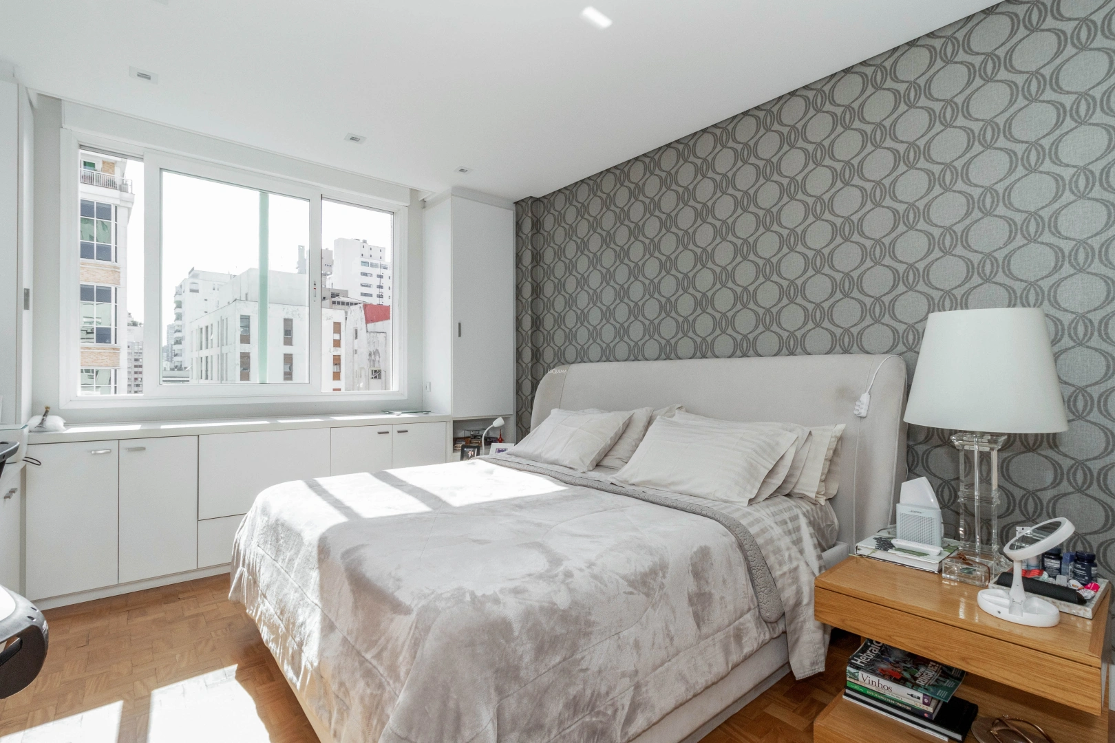 Apartamento com varanda espaçosa - Imagem 8