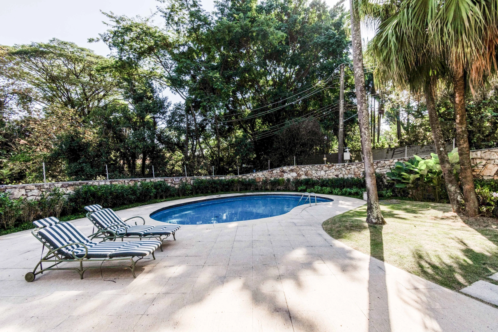 Casa ampla em uma das melhores ruas do bairro - Imagem 8