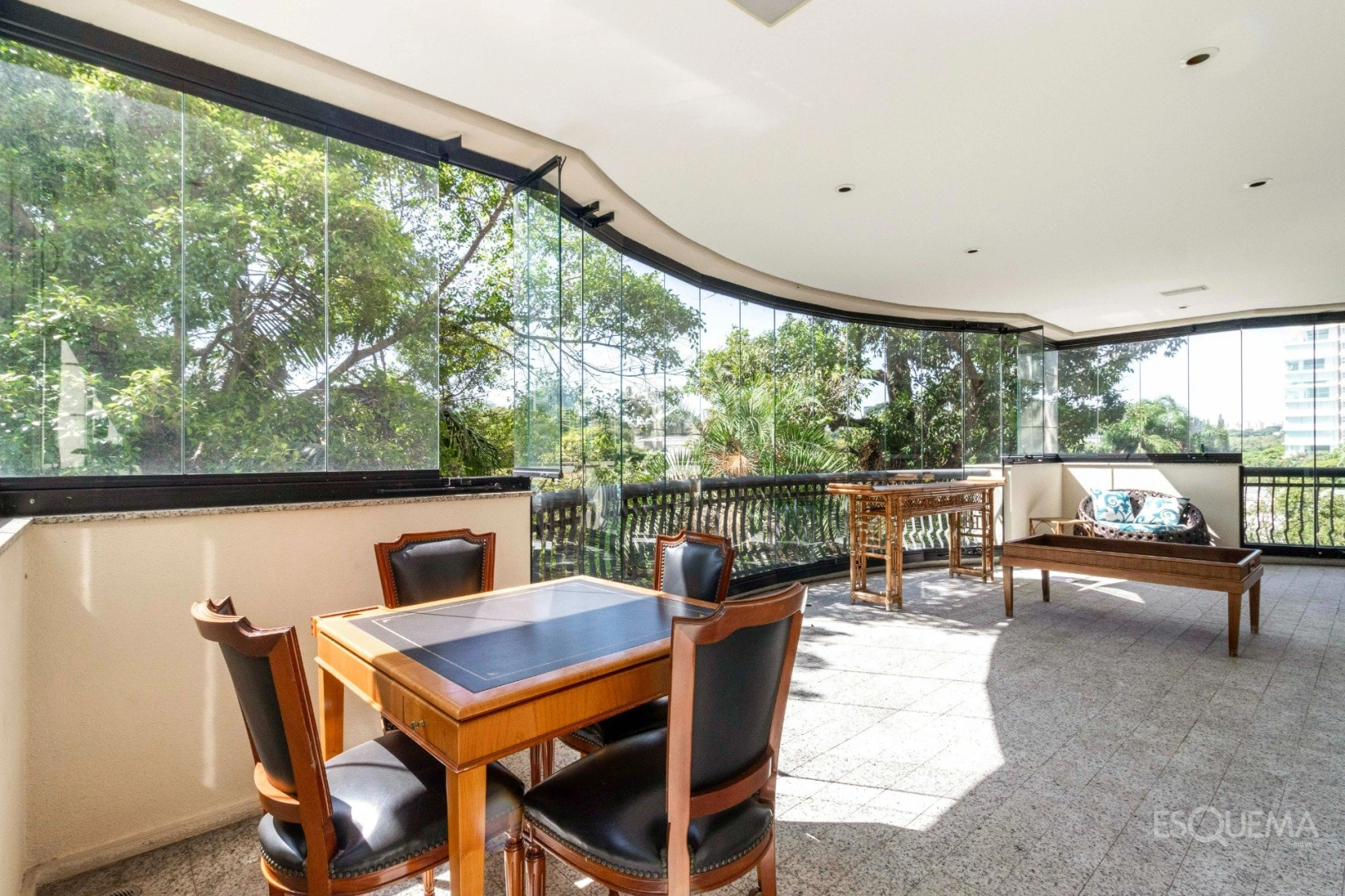 Apartamento com vista para a copa das árvores - Imagem 14