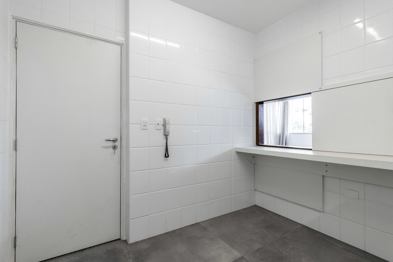 Apartamento com sala espaçosa em rua cobiçada - Imagem 8