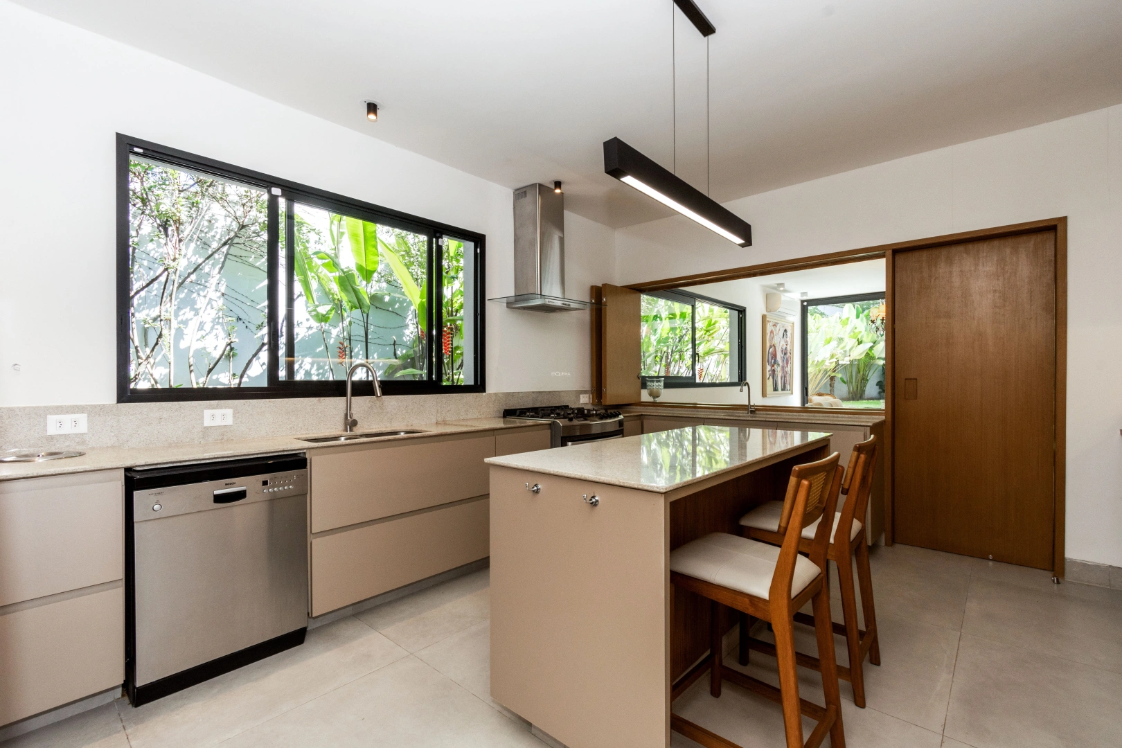 Casa ampla e reformada - Imagem 11