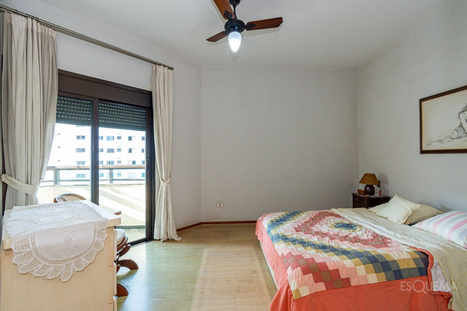 Apartamento modernizado com 4 suítes e 4 vagas - Imagem 13