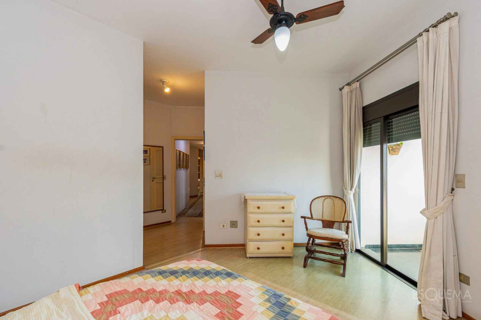 Apartamento modernizado com 4 suítes e 4 vagas - Imagem 14