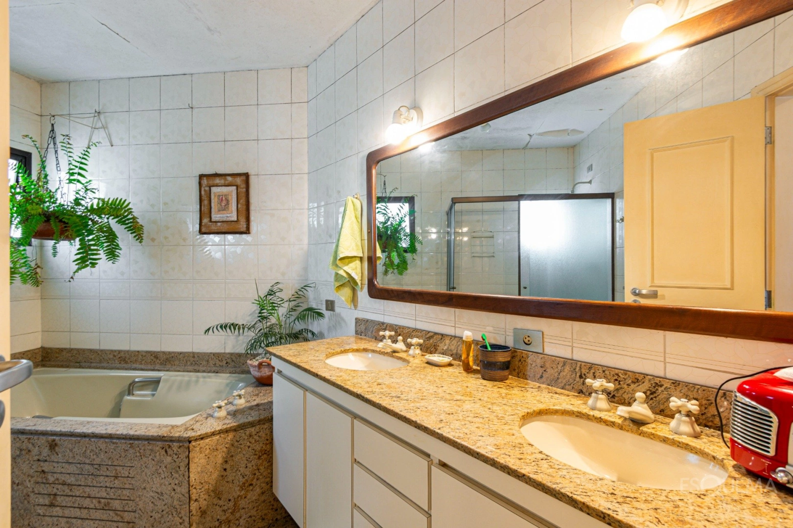 Apartamento modernizado com 4 suítes e 4 vagas - Imagem 15