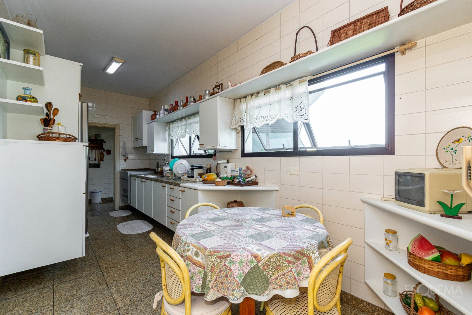 Apartamento modernizado com 4 suítes e 4 vagas - Imagem 8