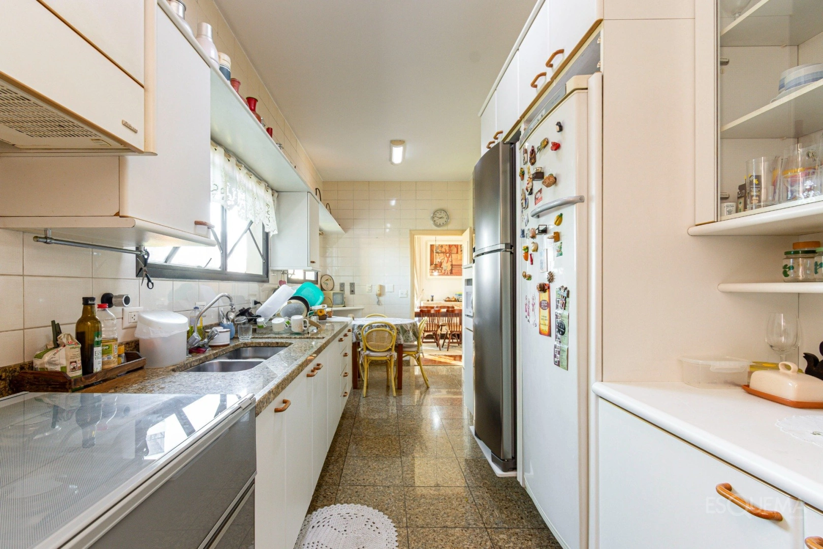Apartamento modernizado com 4 suítes e 4 vagas - Imagem 9