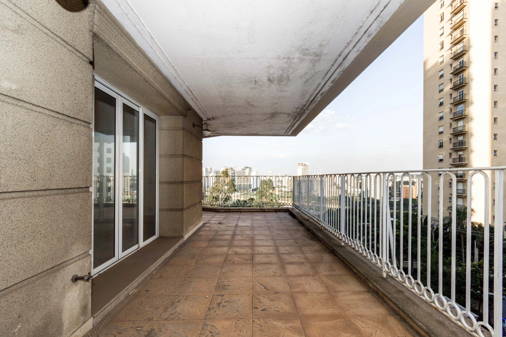 Apartamento amplo em localização privilegiada - Imagem 5