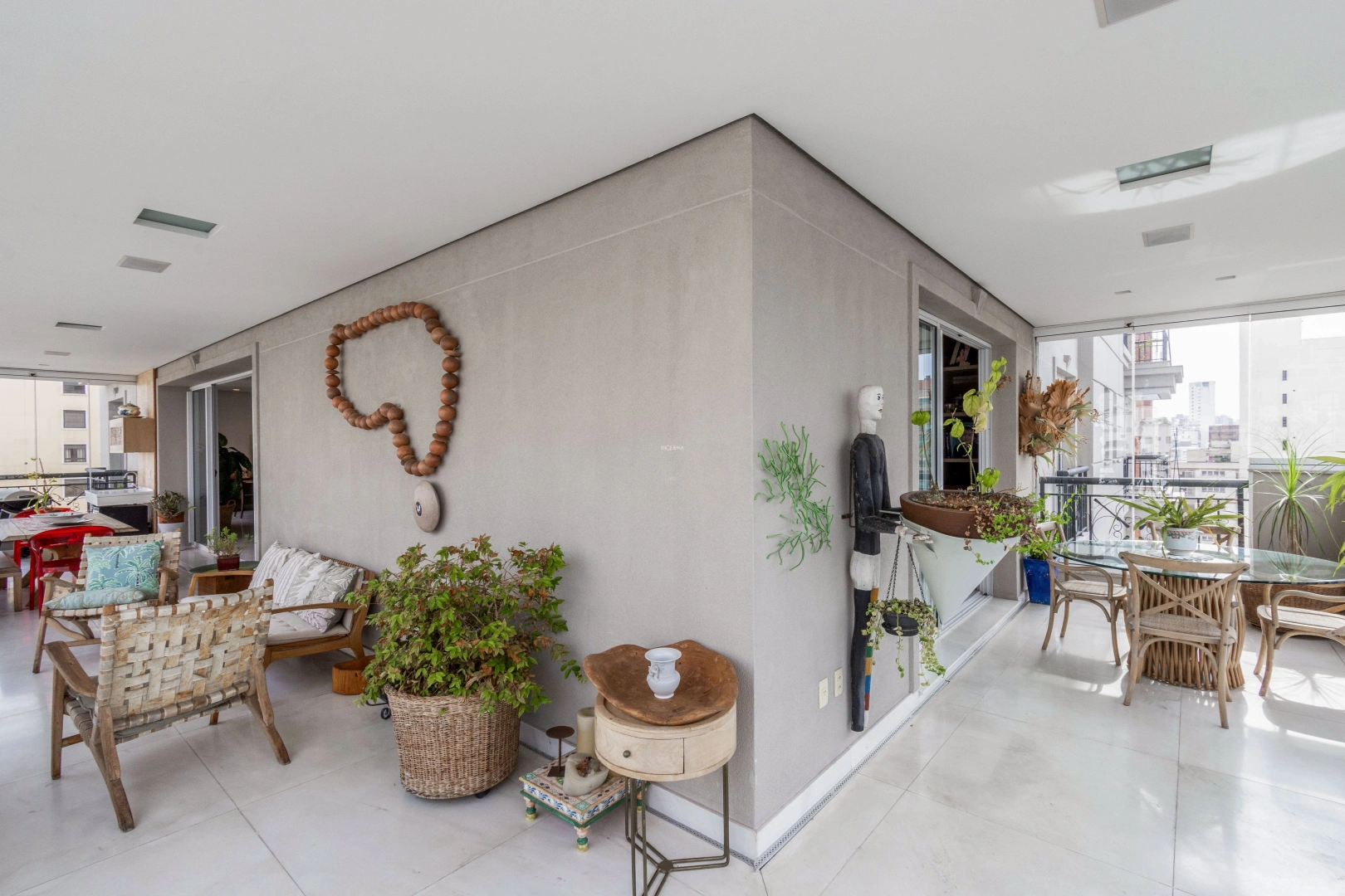 Apartamento em prédio com estilo neoclássico - Imagem 11