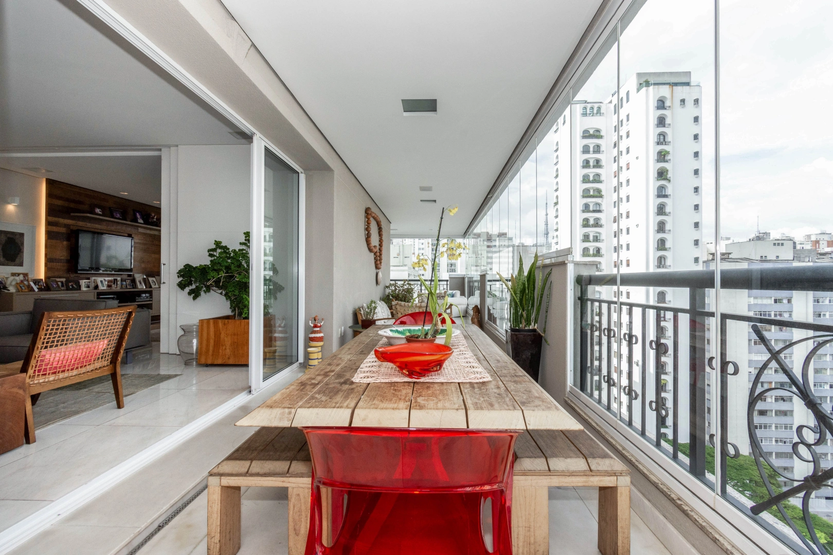 Apartamento em prédio com estilo neoclássico - Imagem 5
