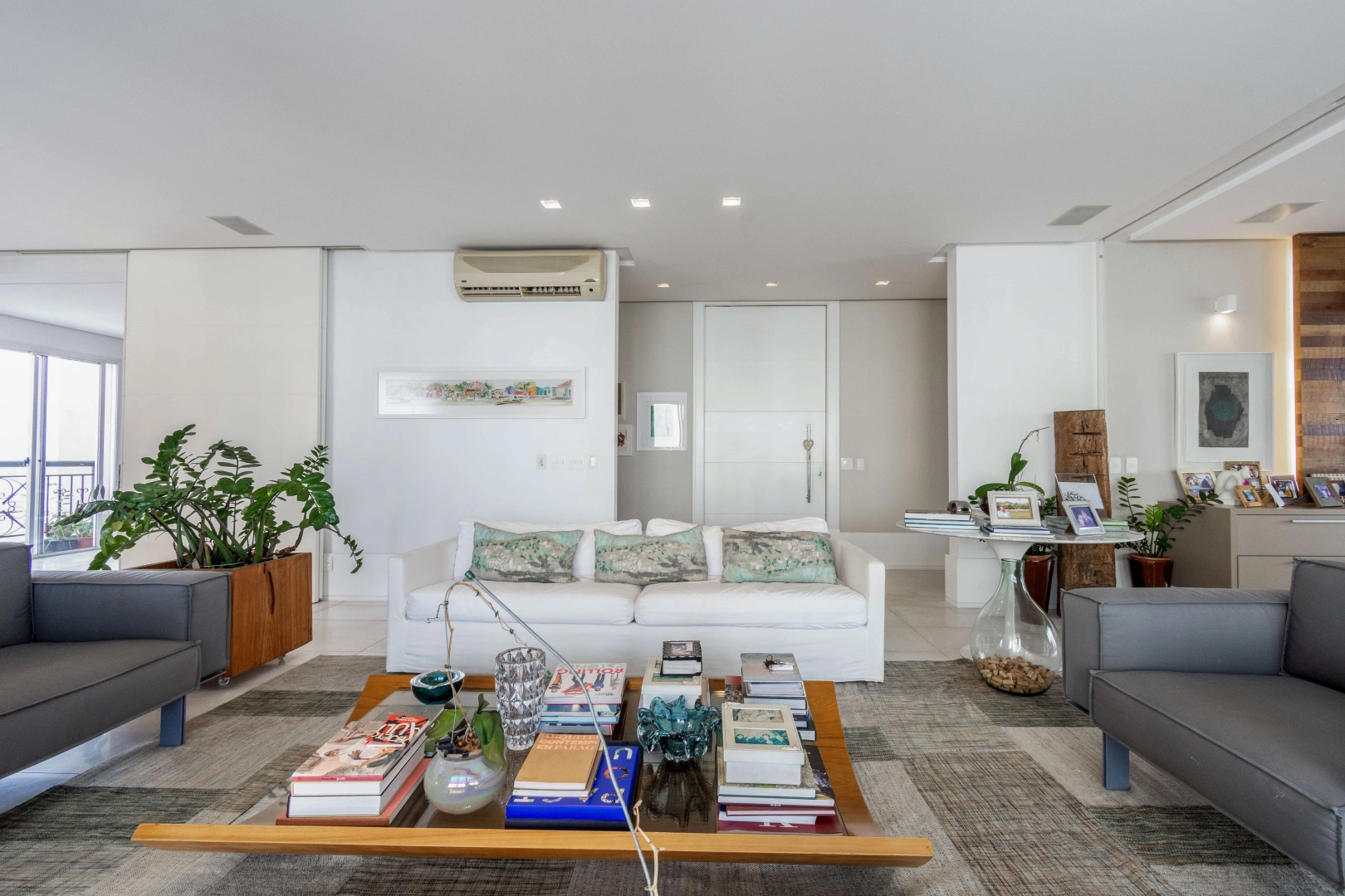 Apartamento em prédio com estilo neoclássico - Imagem 8