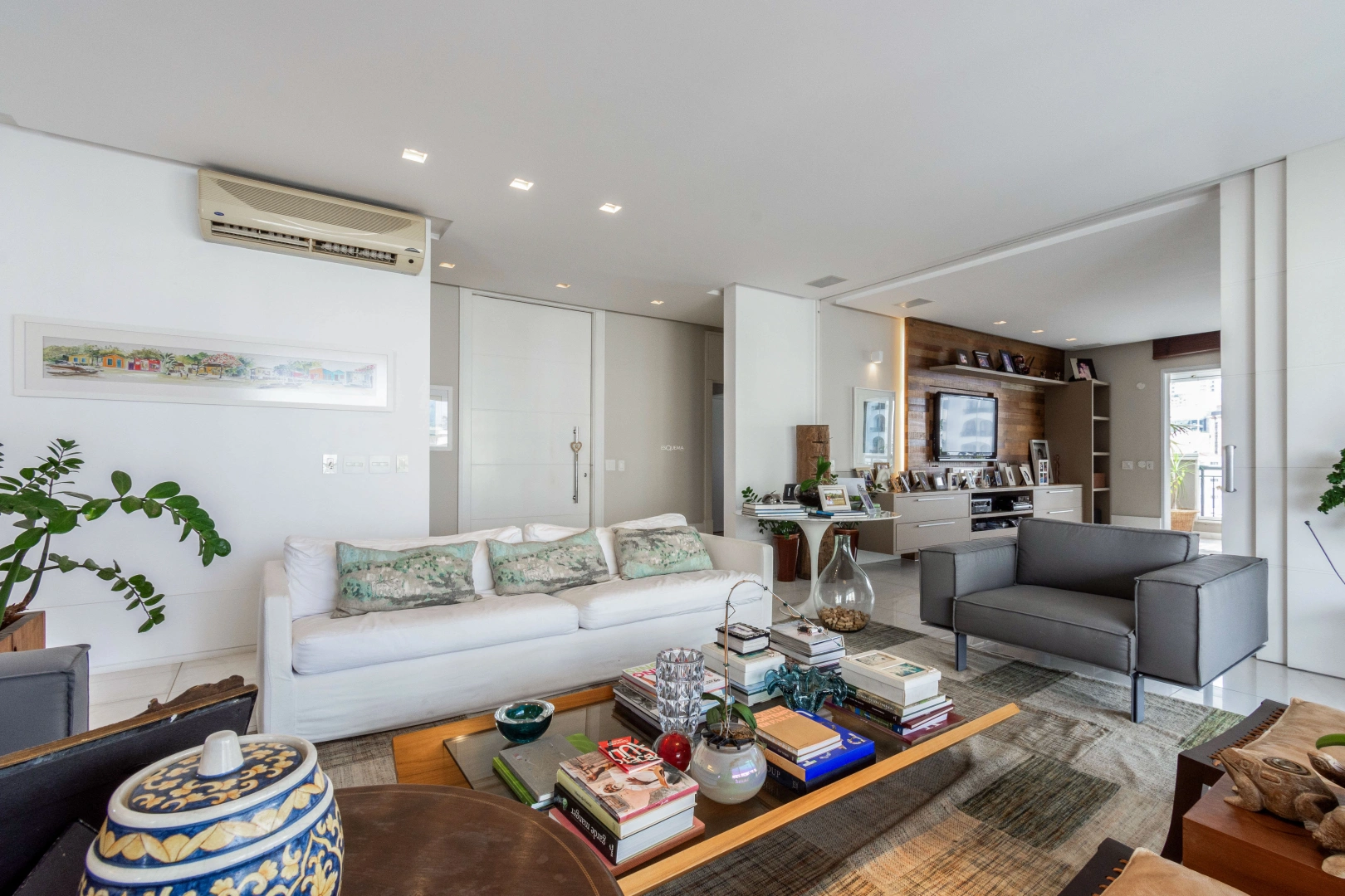 Apartamento em prédio com estilo neoclássico - Imagem 9
