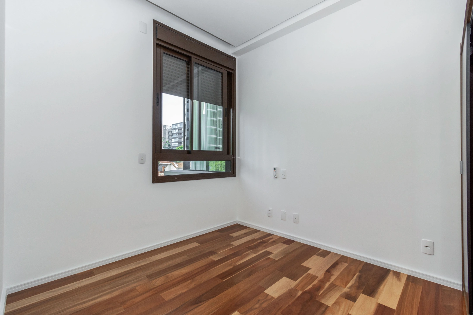 Apartamento moderno, com living amplo e iluminação natural - Imagem 12