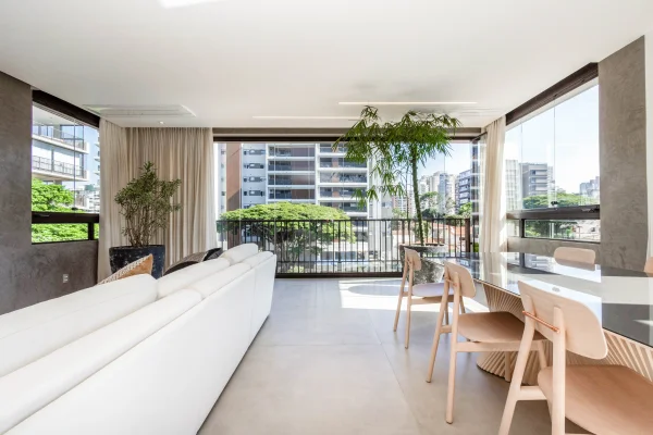 Apartamento moderno, com living amplo e iluminação natural