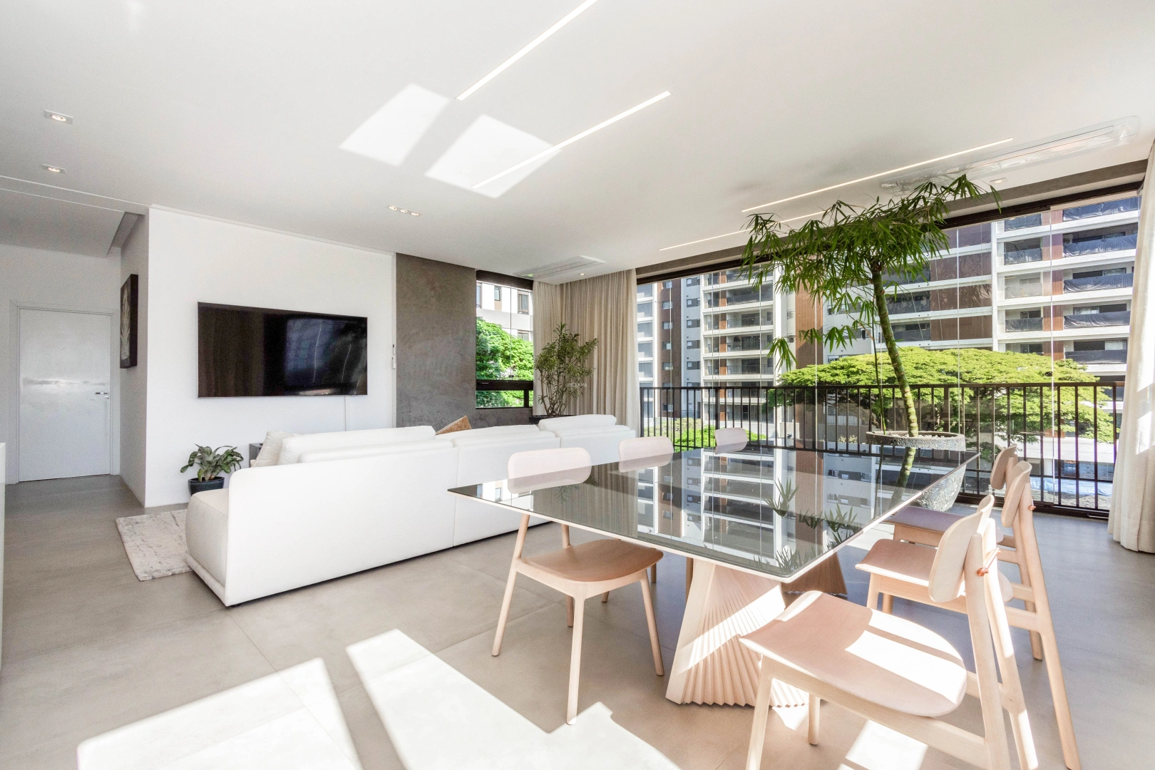 Apartamento moderno, com living amplo e iluminação natural - Imagem 3