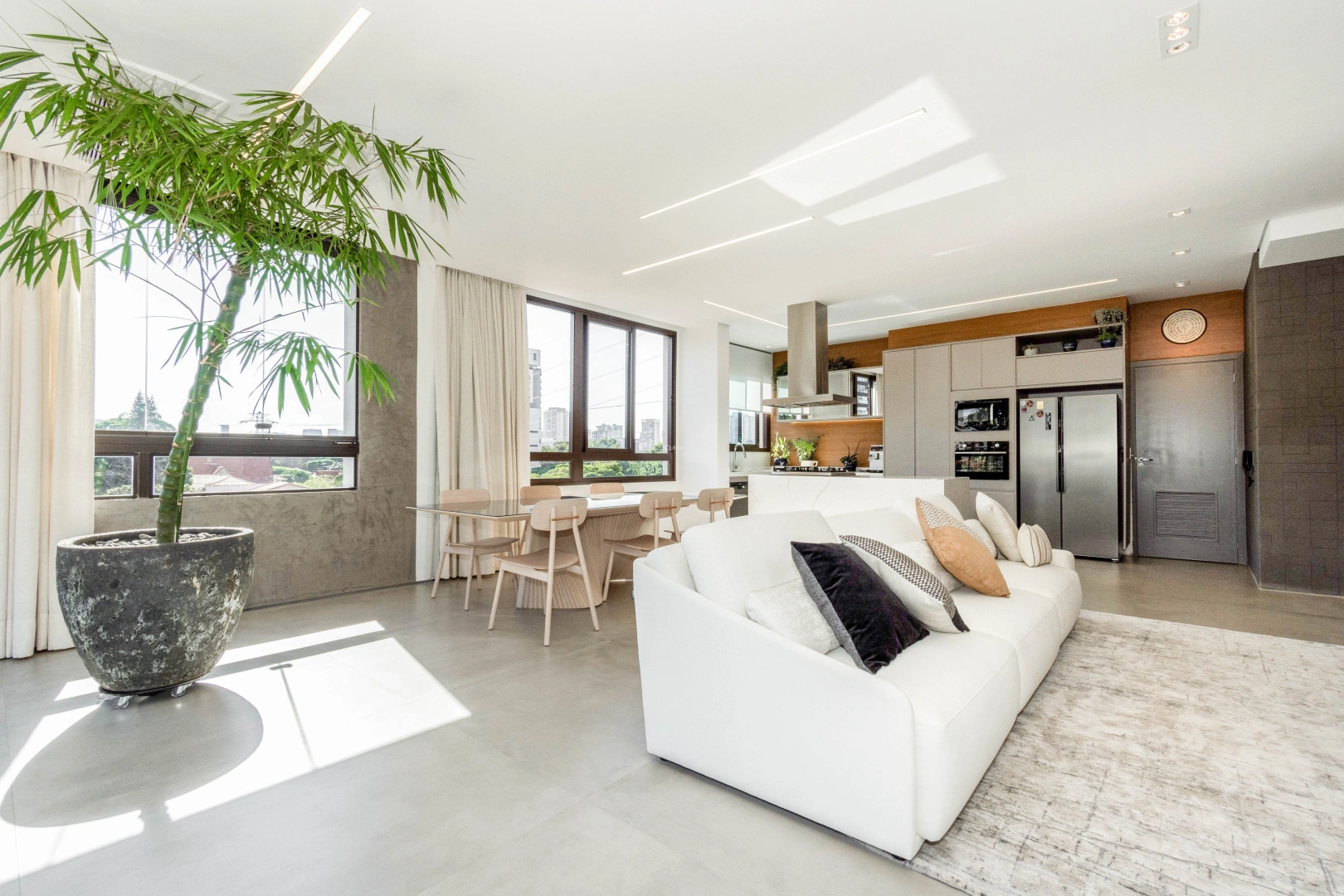 Apartamento moderno, com living amplo e iluminação natural - Imagem 6