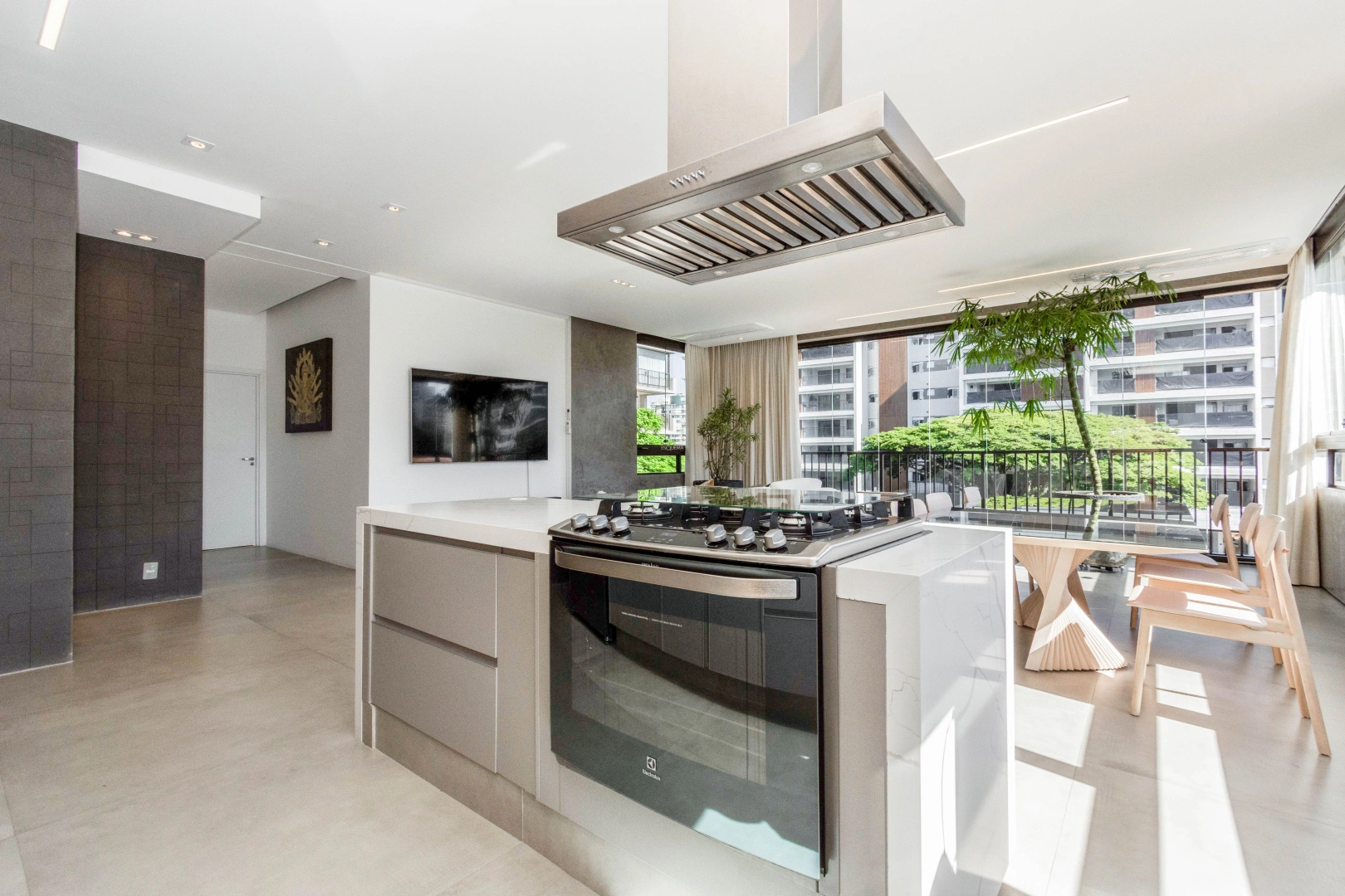 Apartamento moderno, com living amplo e iluminação natural - Imagem 7