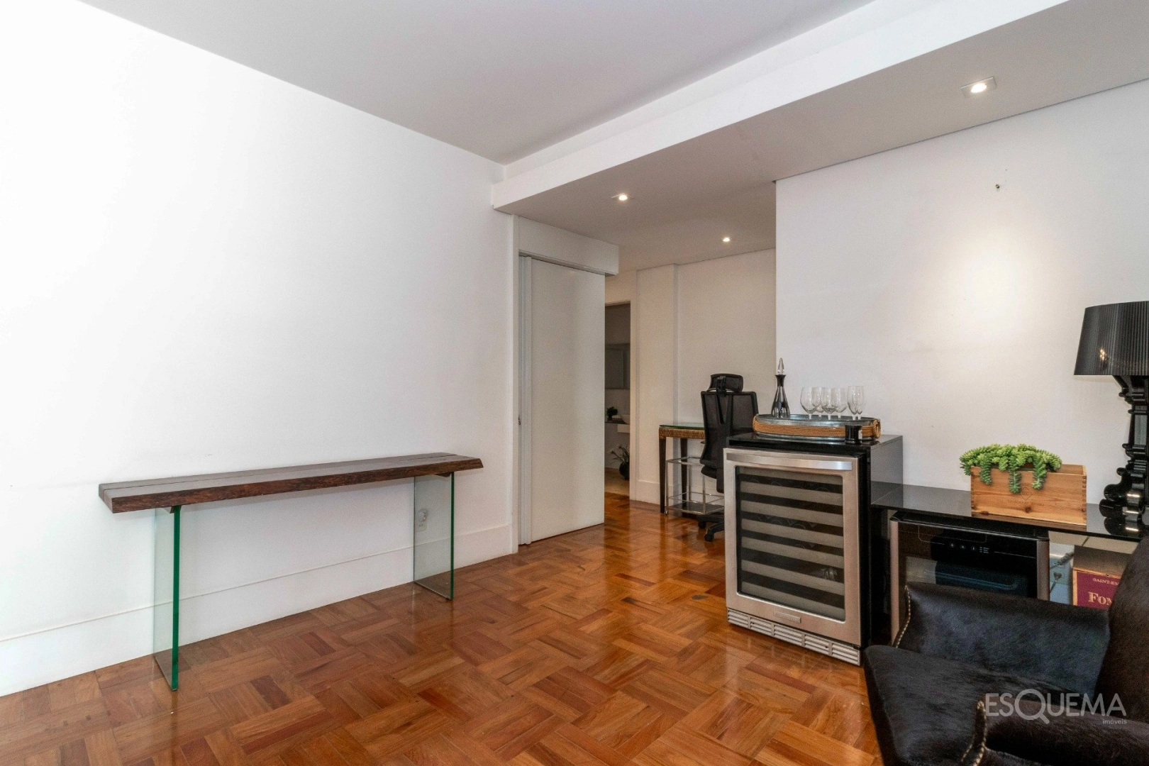 Apartamento reformado e mobiliado, em ótima localização - Imagem 9