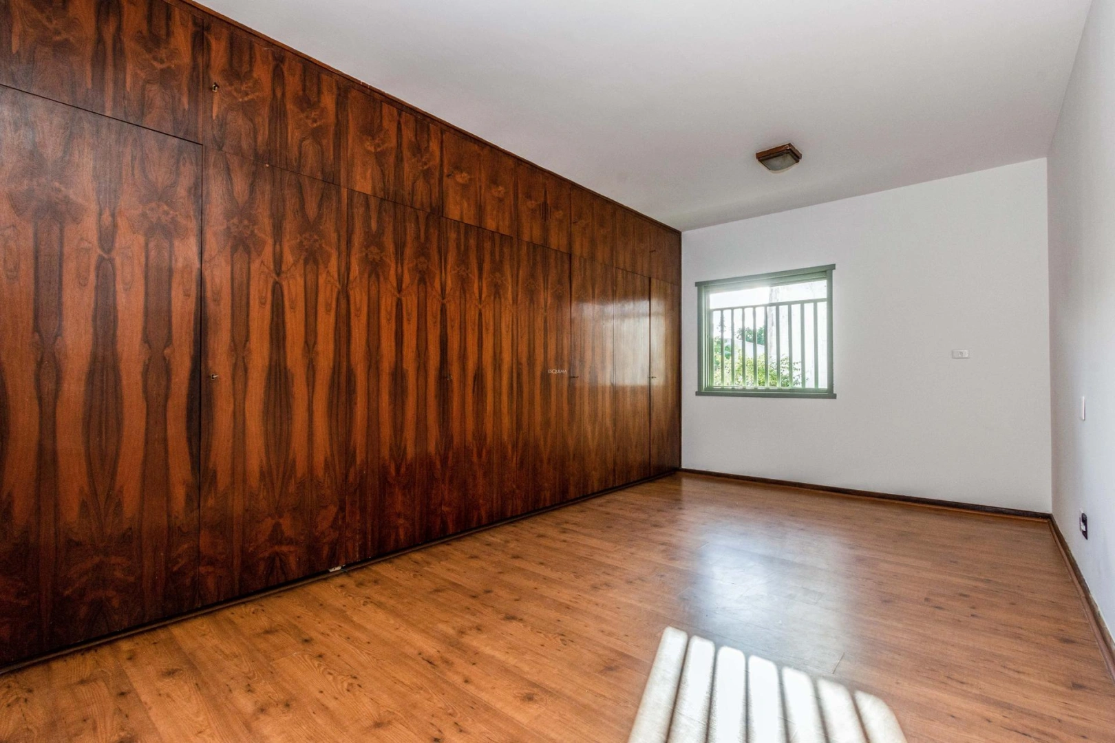 Casa ampla com manutenção realizada recentemente - Imagem 14