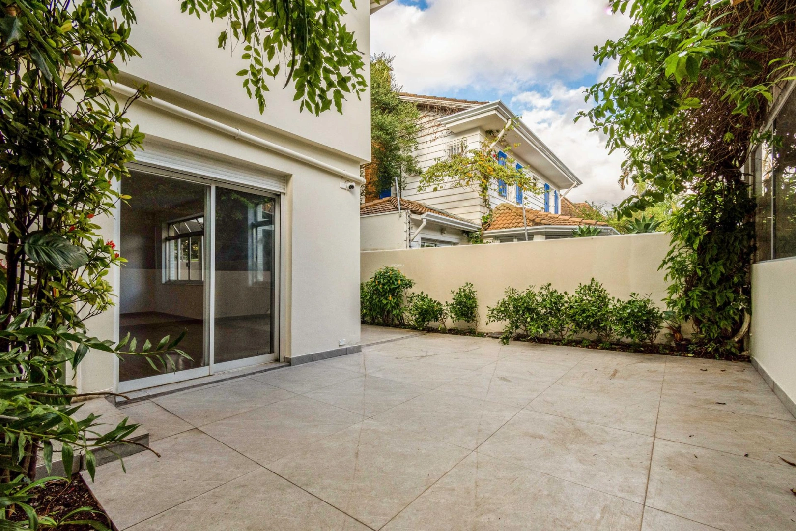 Casa ampla com manutenção realizada recentemente - Imagem 6
