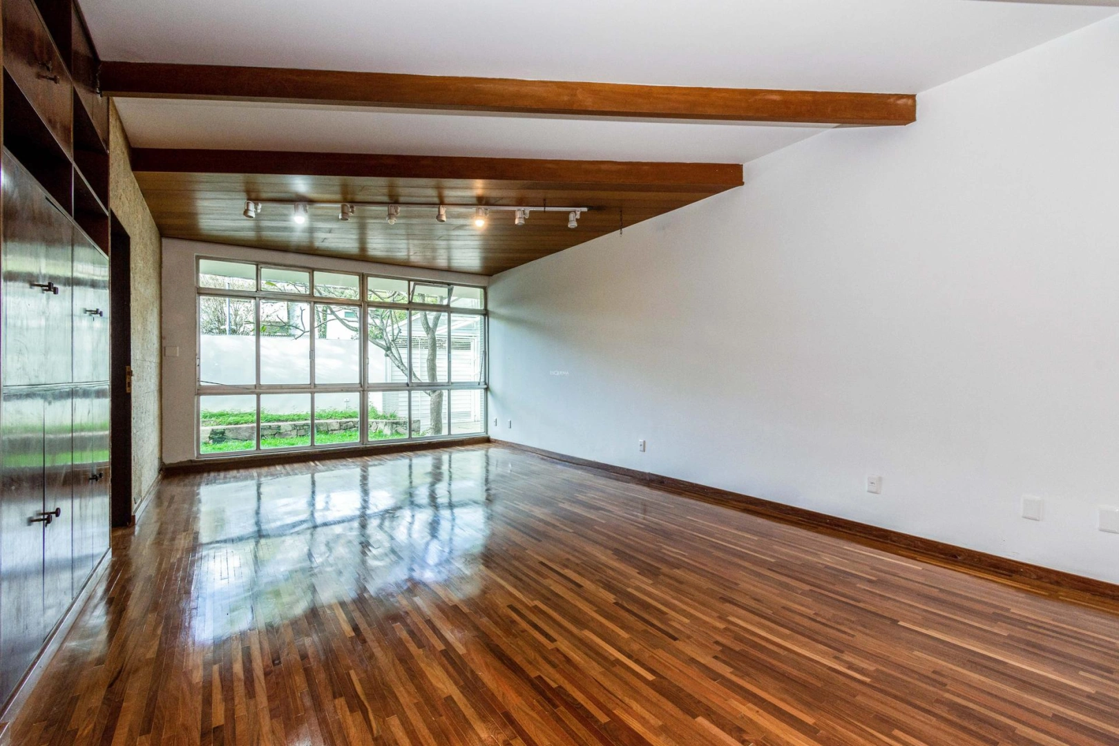 Casa ampla com manutenção realizada recentemente - Imagem 7