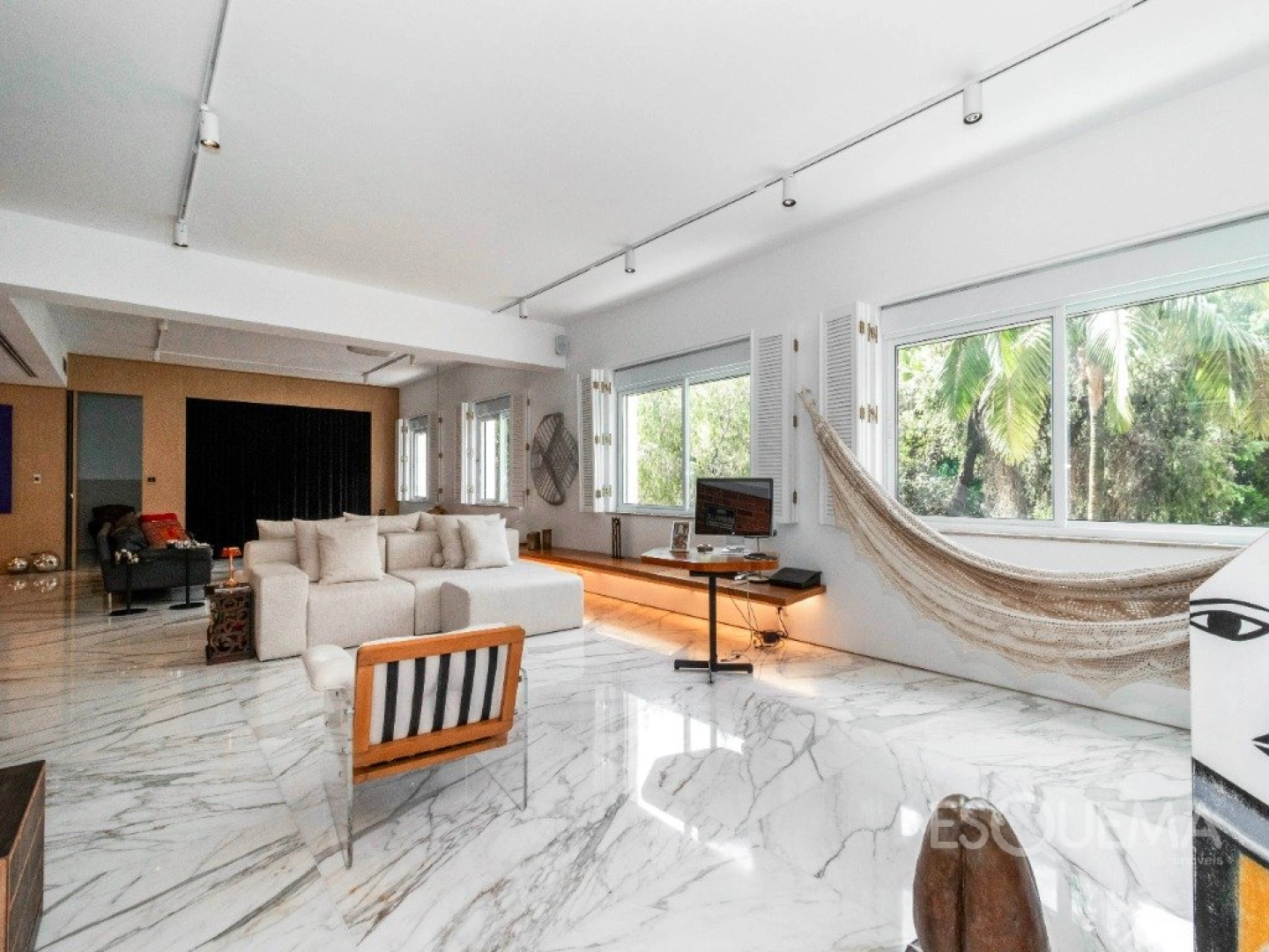 Apartamento reformado próximo ao Clube Pinheiros - Imagem 1