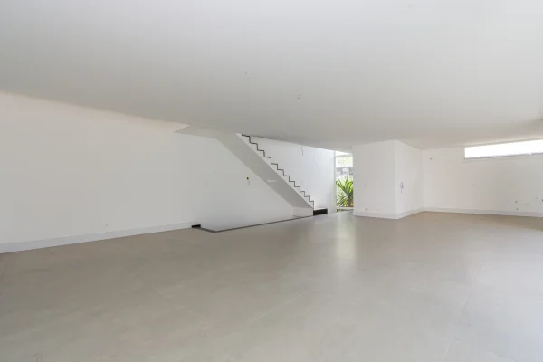 Casa nova em condomínio fechado