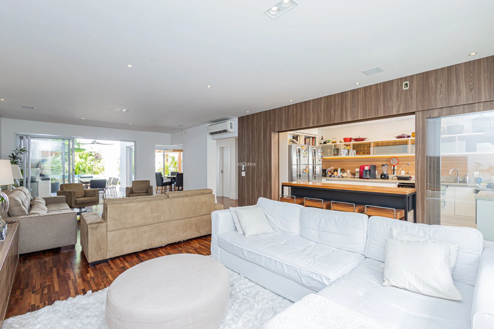 Casa moderna em condomínio fechado - Imagem 10
