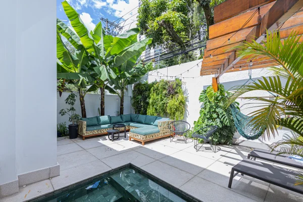 Casa moderna em condomínio fechado