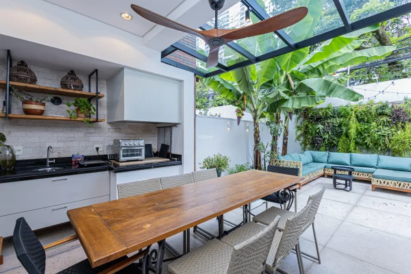 Casa moderna em condomínio fechado