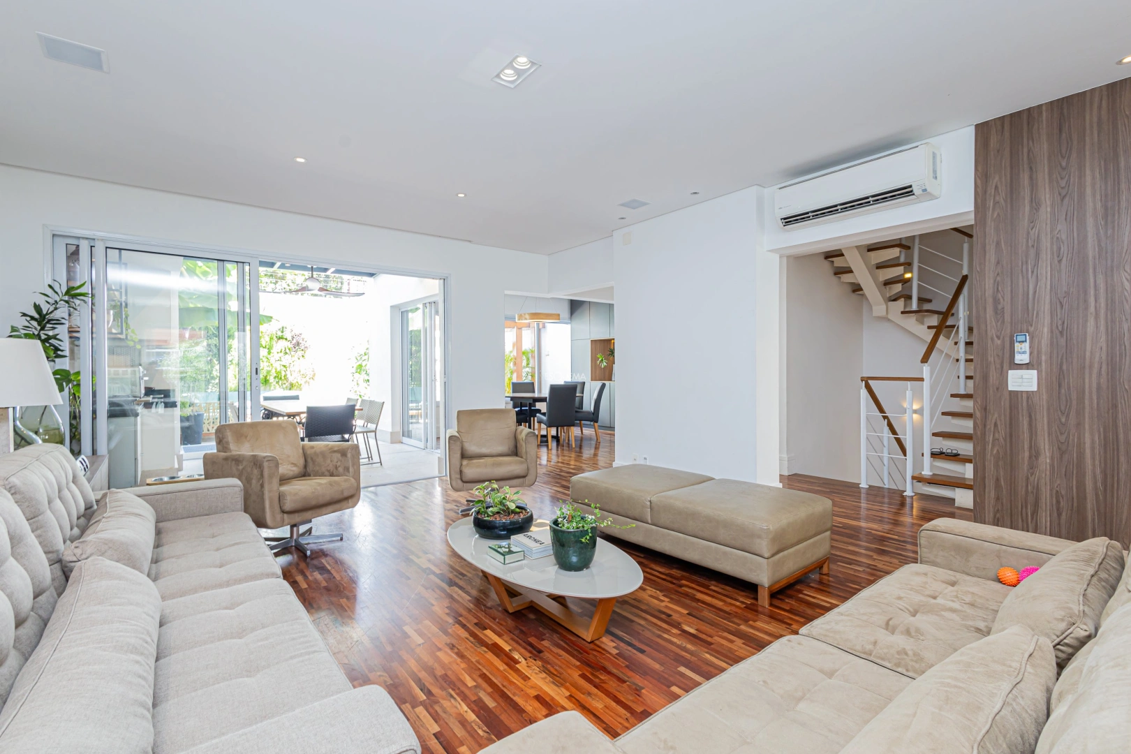 Casa moderna em condomínio fechado - Imagem 9