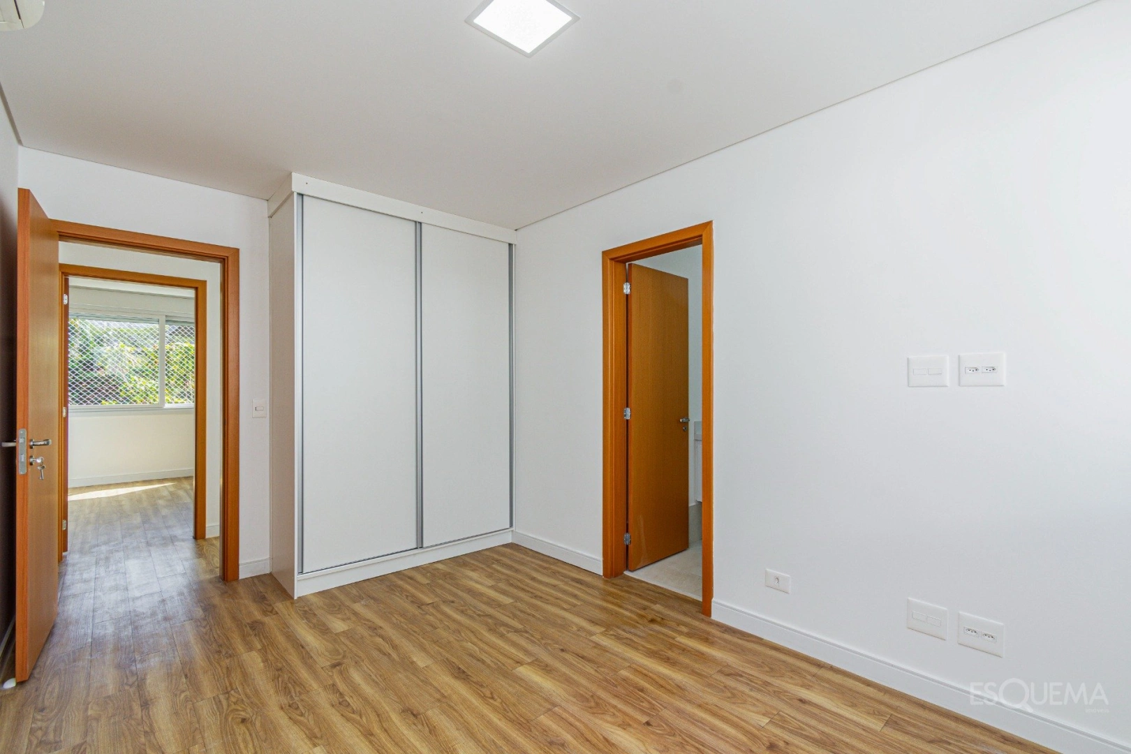 Casa em condomínio com piscina e ambientes integrados - Imagem 15