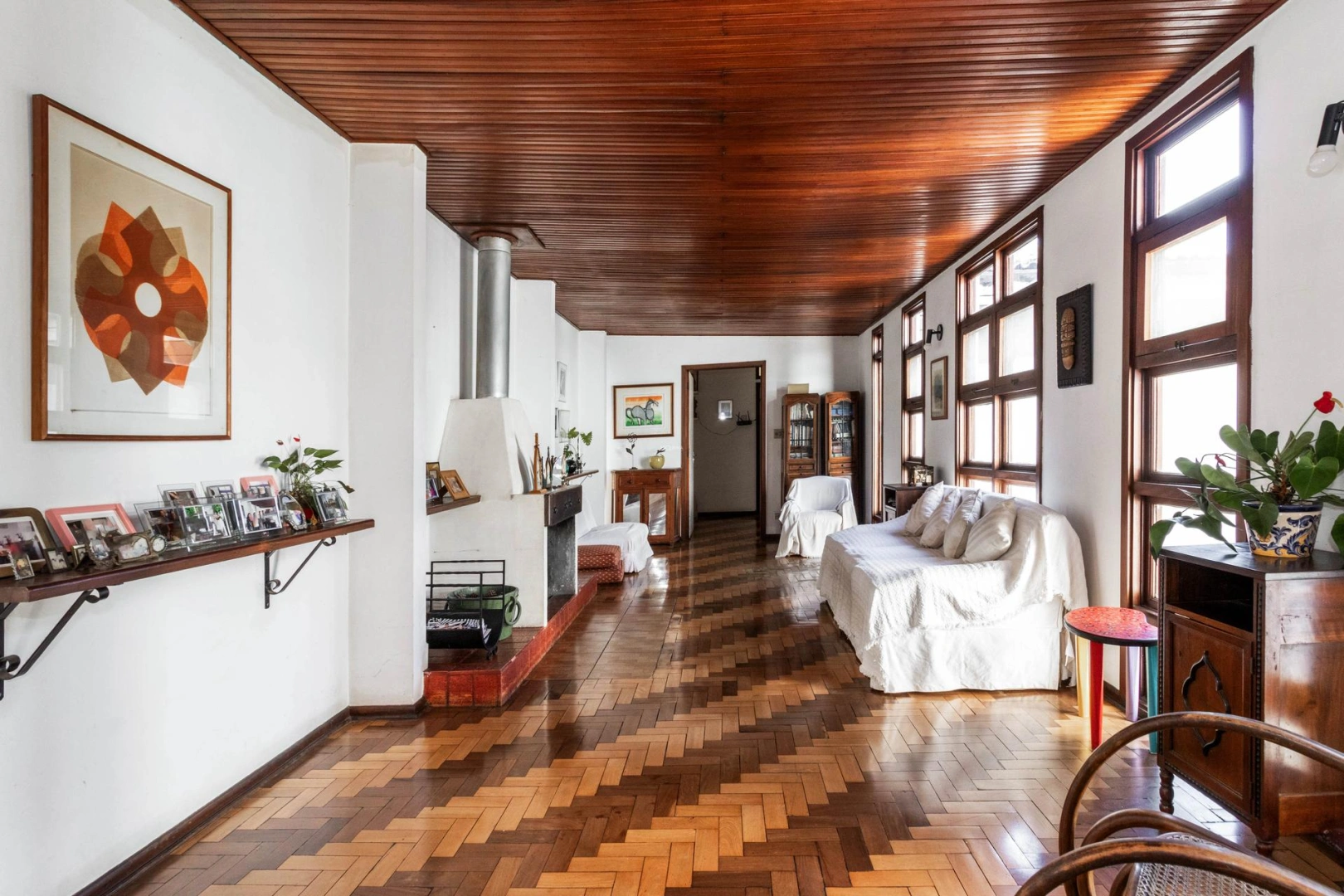 Casa com grande potencial para reforma - Imagem 10