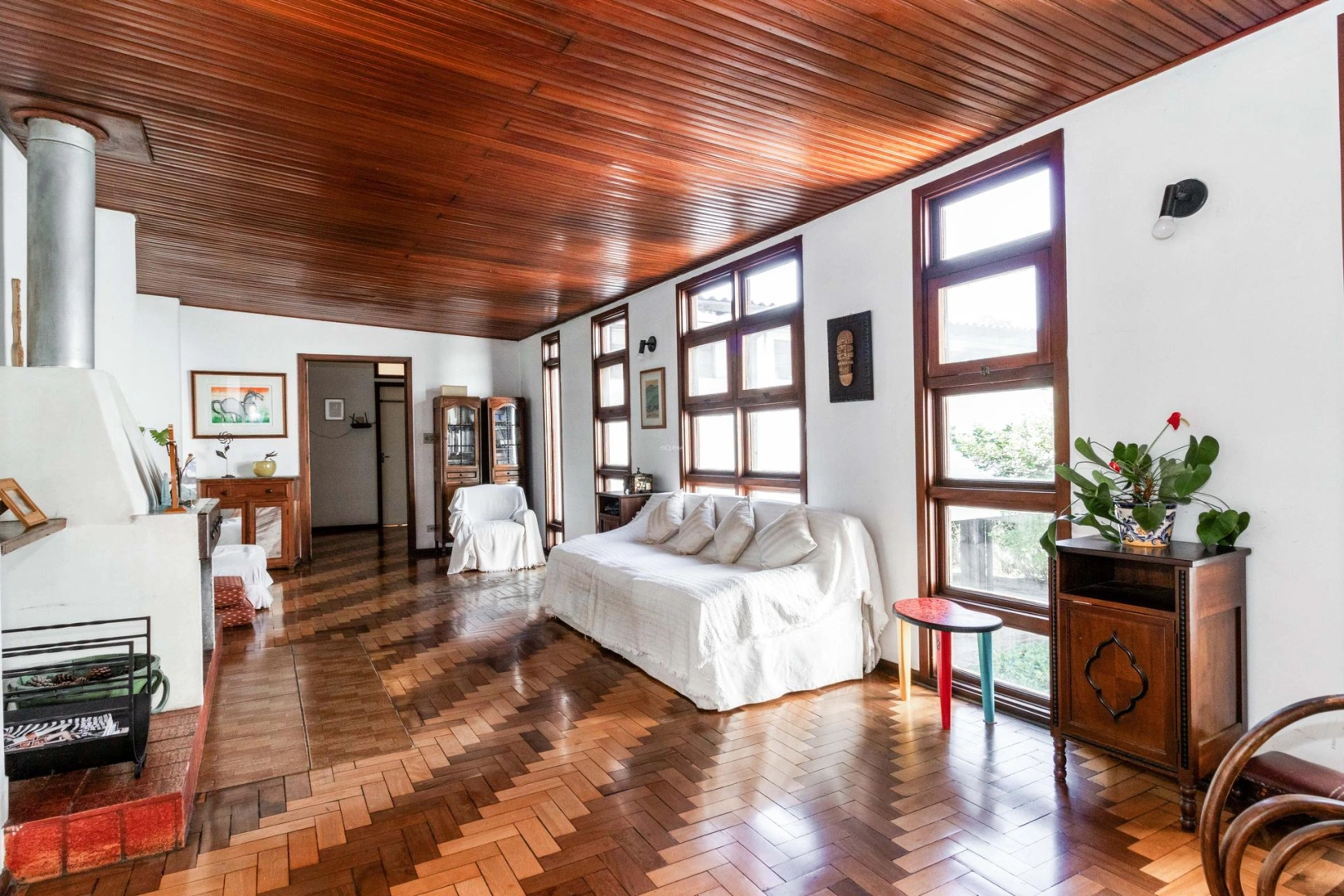 Casa com grande potencial para reforma - Imagem 11