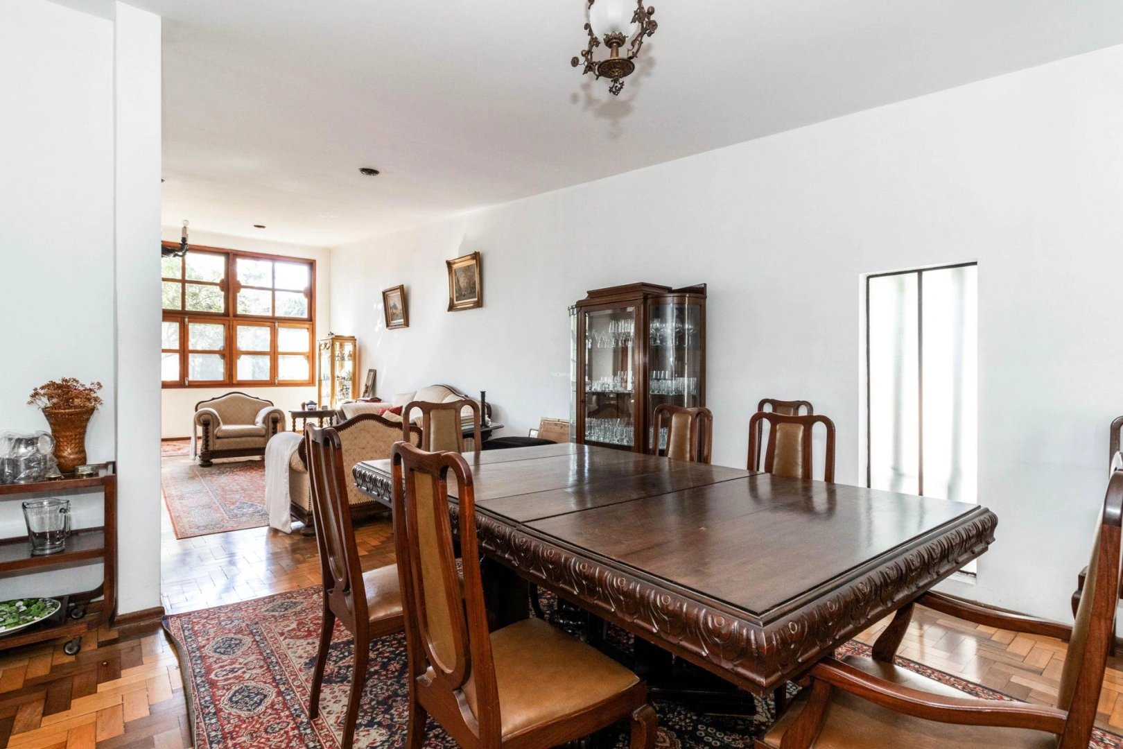 Casa com grande potencial para reforma - Imagem 14