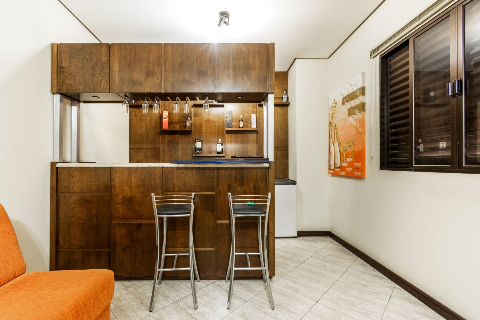 Casa bem localizada para modernização - Imagem 10