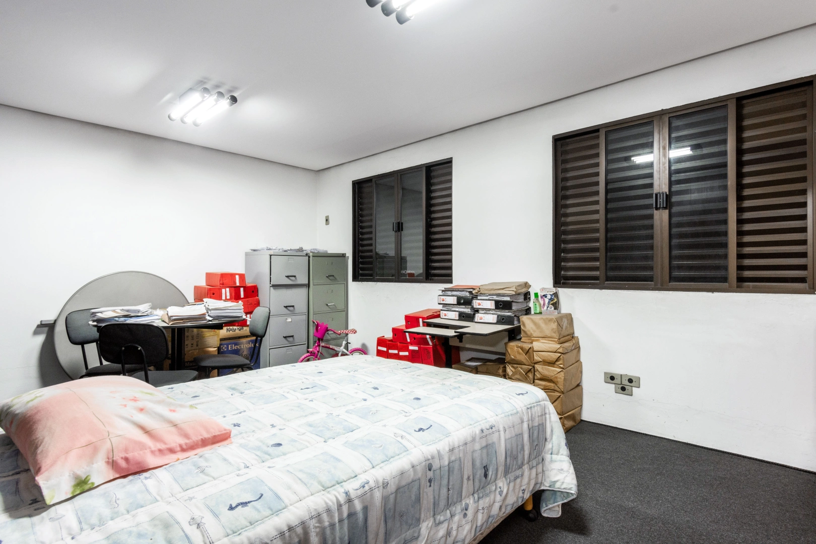 Casa bem localizada para modernização - Imagem 15
