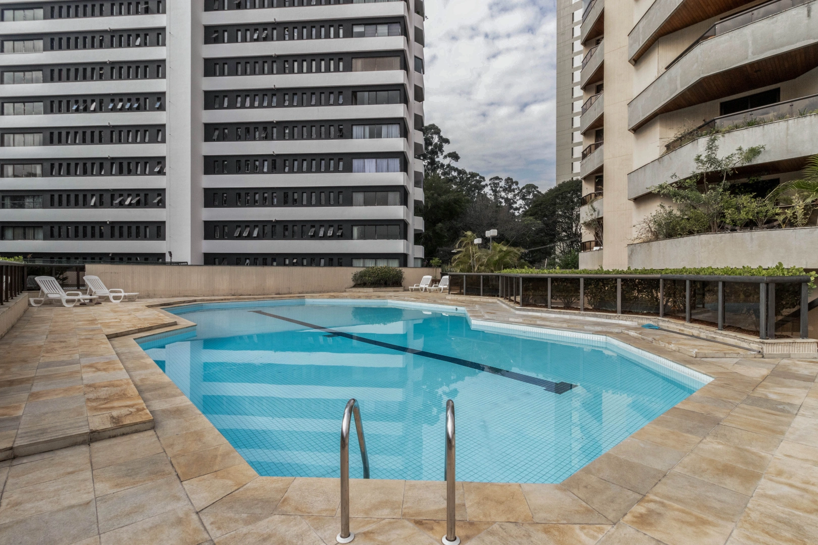 Cobertura duplex próxima de escolas renomadas - Imagem 14