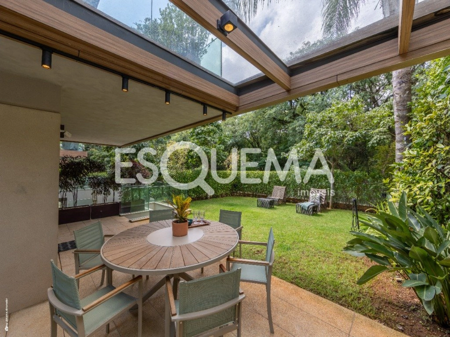 Casa em condomínio com sistema de segurança - Imagem 2