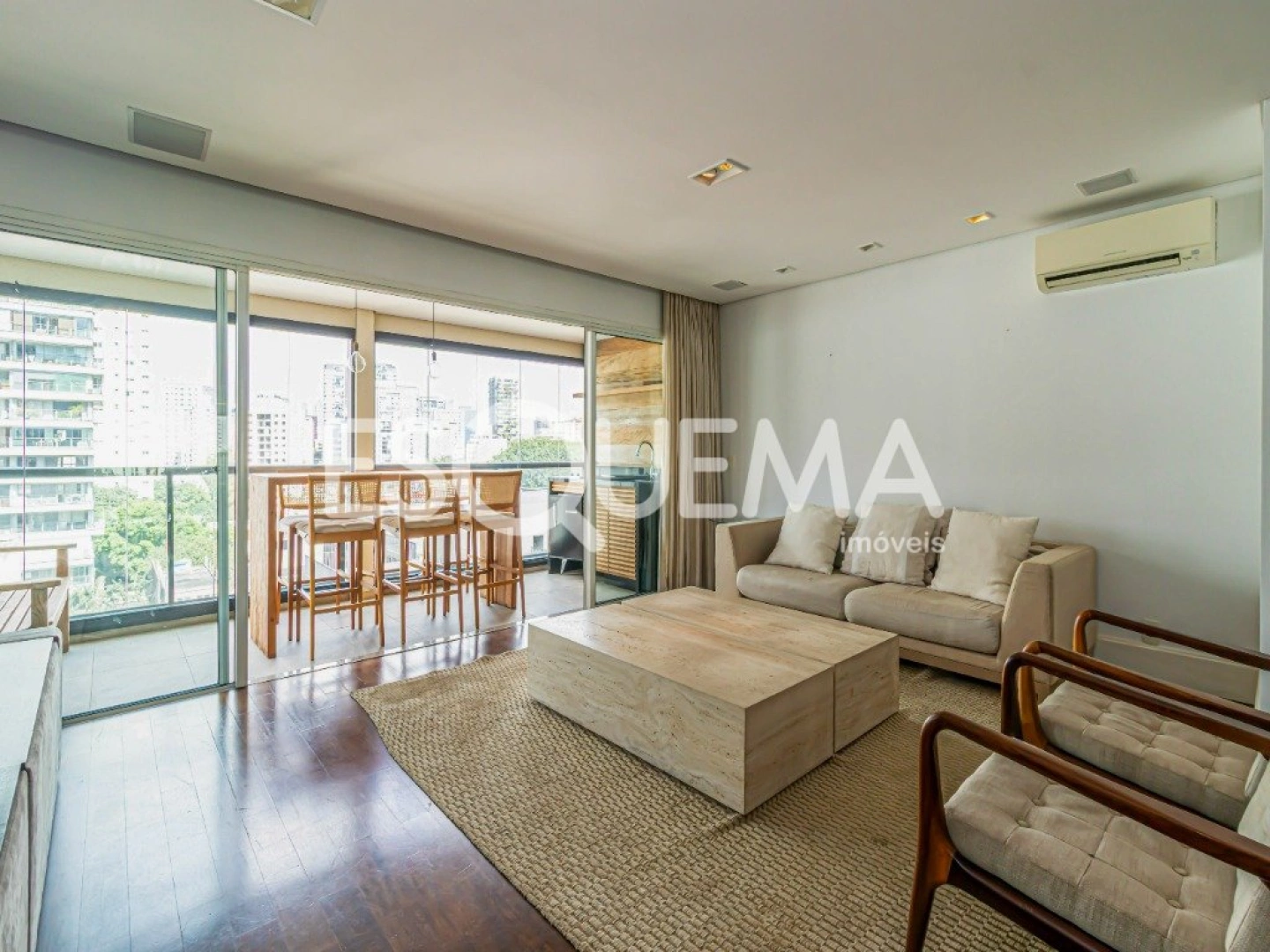 Apartamento reformado em rua tranquila da Vila Nova Conceição - Imagem 2