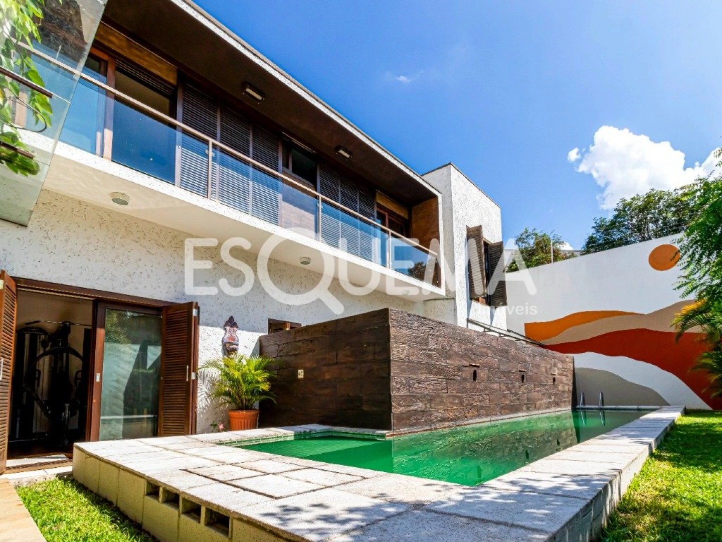 Casa com piscina em rua fechada na Cidade Jardim - Imagem 4