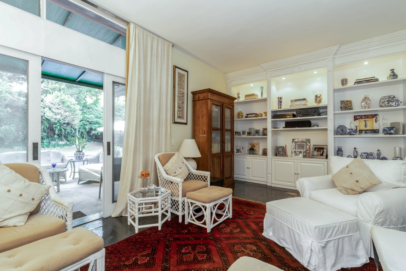 Casa térrea com jardim espaçoso, em rua tranquila - Imagem 12