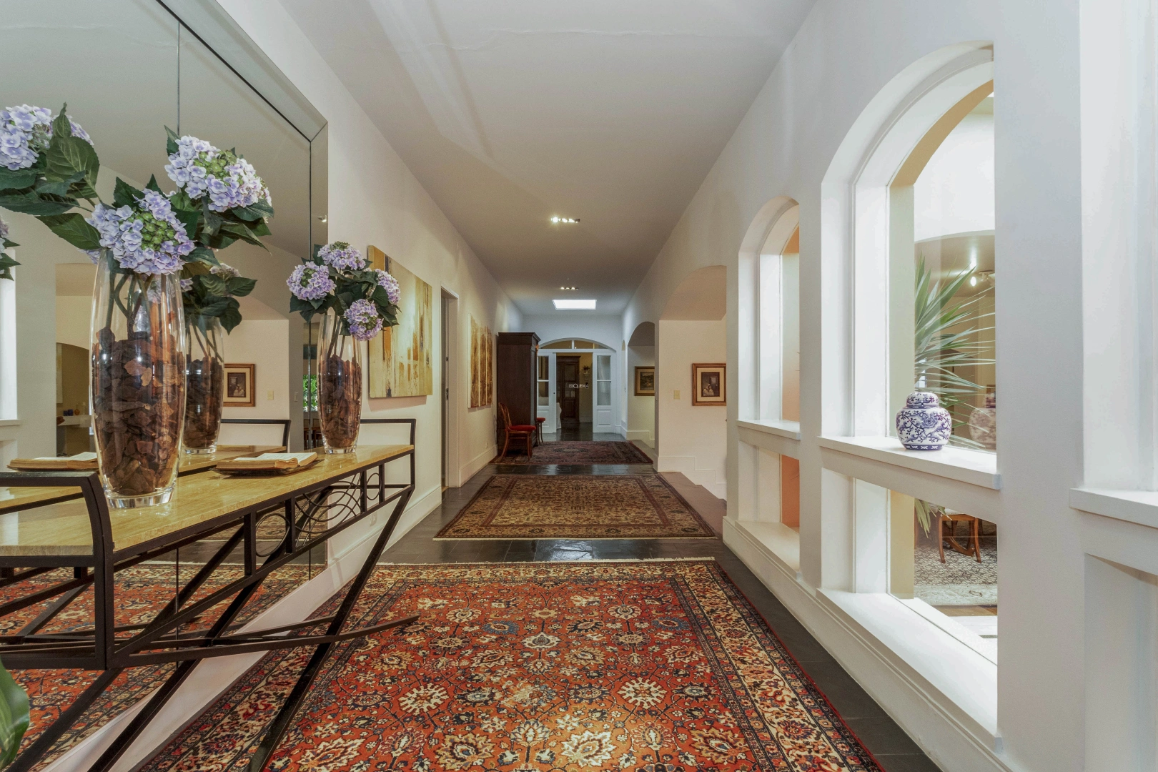 Casa térrea com jardim espaçoso, em rua tranquila - Imagem 6