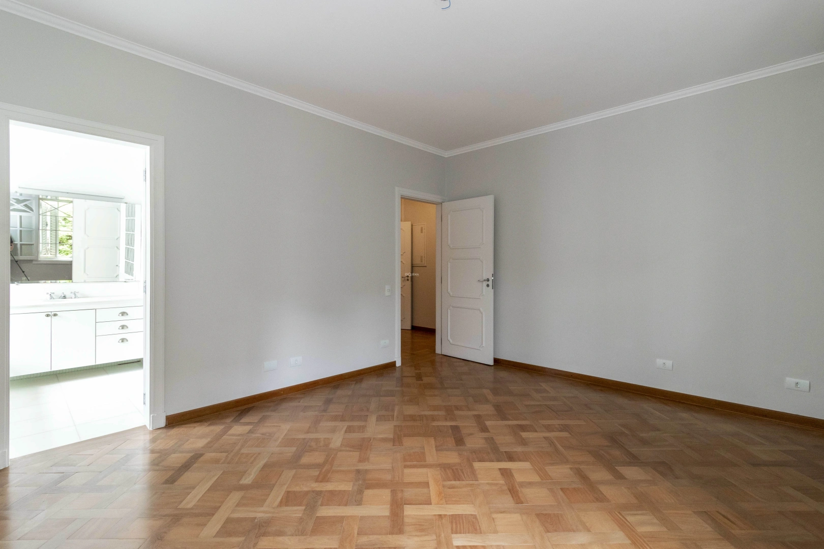 Casa em uma das melhores ruas do bairro - Imagem 6