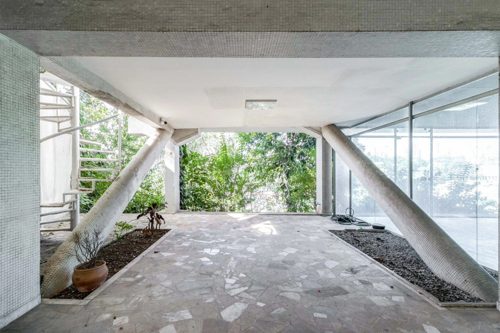 Casa com vista permanente para o Vale do Pacaembu - Imagem 1